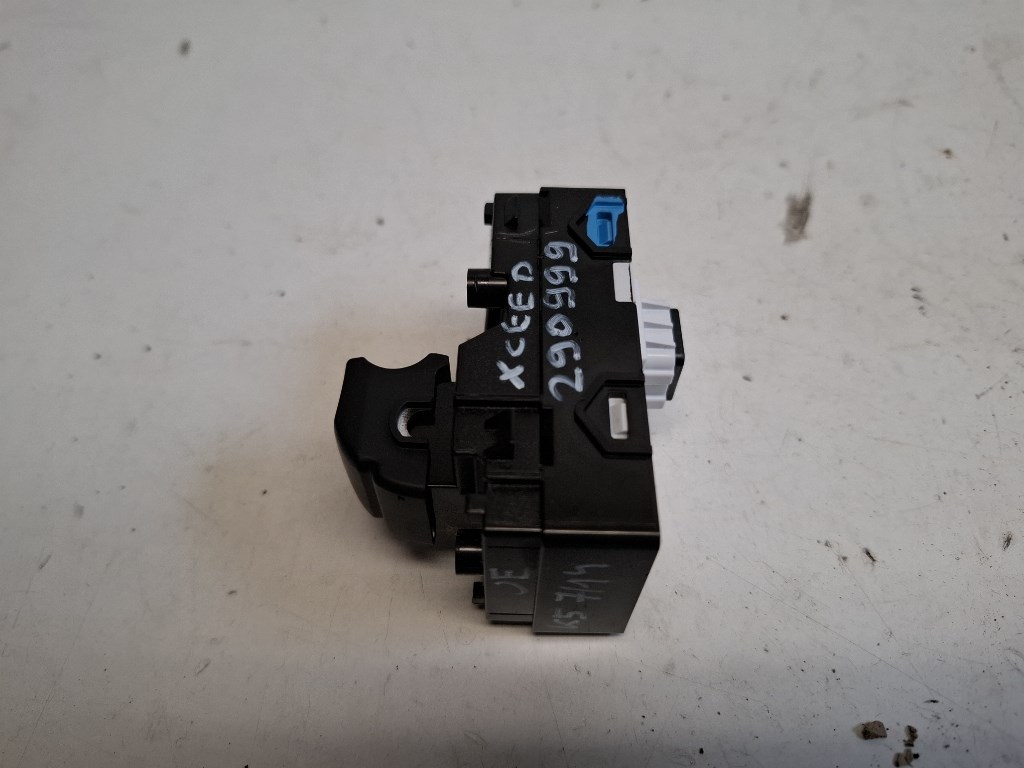 Kia X Ceed (CD) jobb elsõ ablakemelõ kapcsoló 93575J7000 2. kép