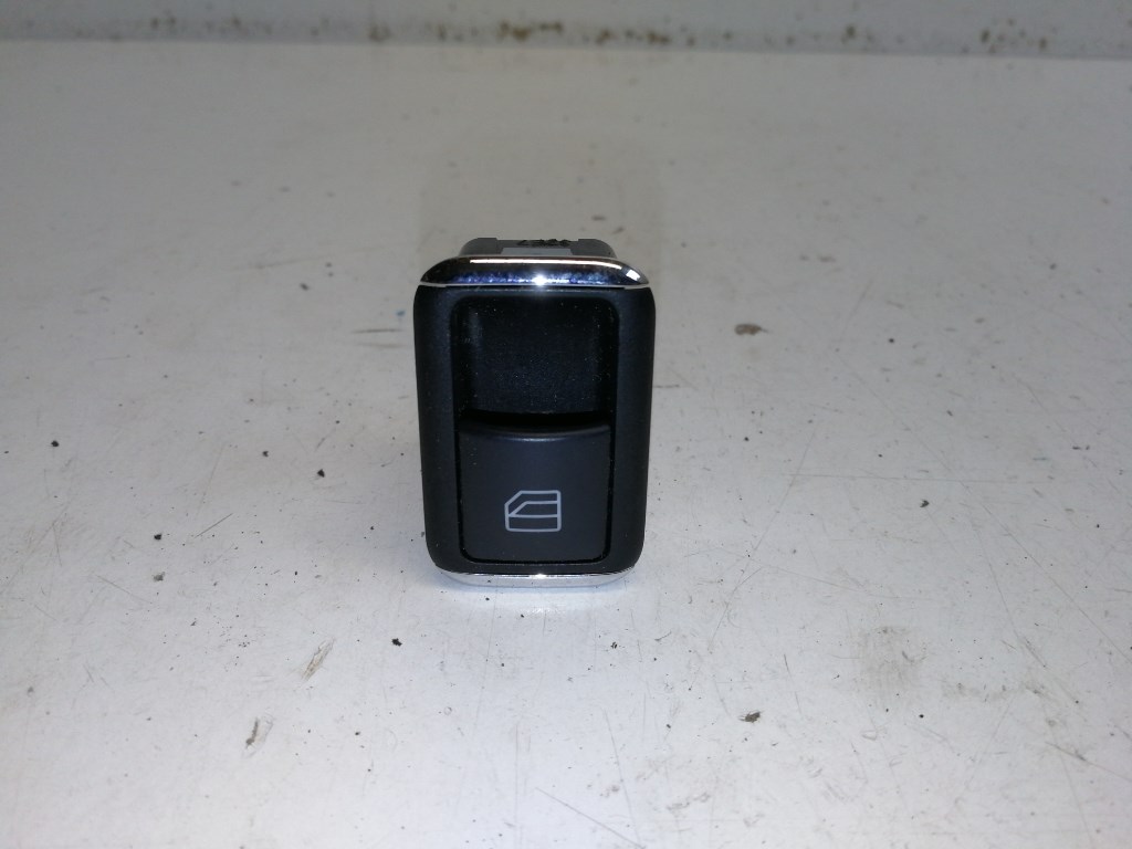 Mercedes-Benz W204 jobb hátsó ablakemelõ kapcsoló A2048700451 1. kép