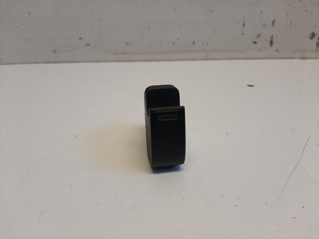 Toyota Aygo (AB10) bal elsõ ablakemelõ kapcsoló 1. kép