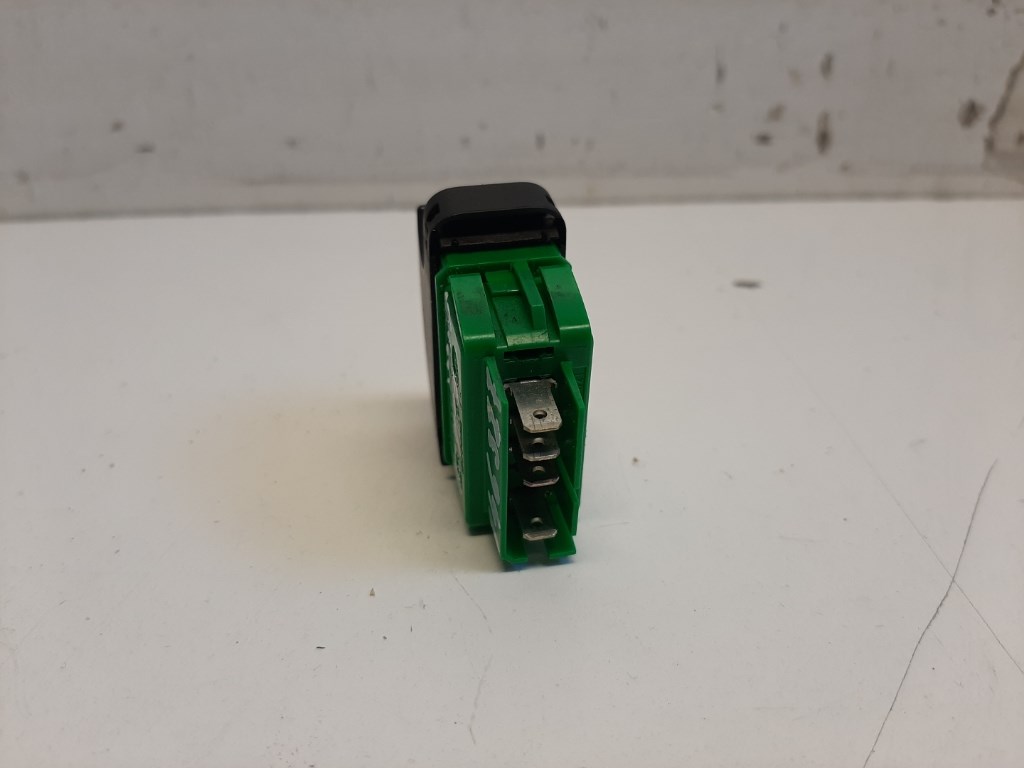 Toyota Aygo (AB10) bal elsõ ablakemelõ kapcsoló 2. kép