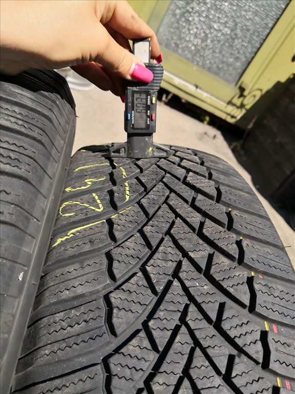 215/65 R17 Bridgestone téli gumi 30000ft a 4db/24/ 4. kép