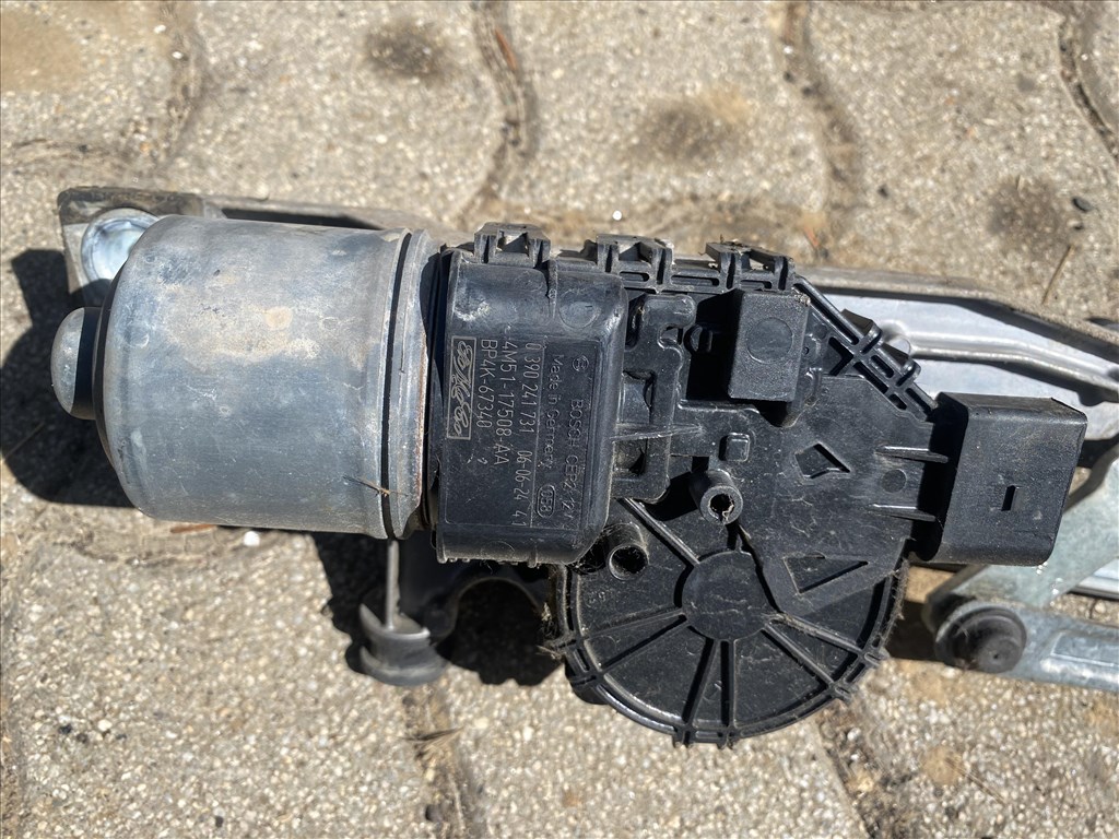 Ford Focus mk2 első ablaktörlő motor szerkezet 4m5117504ac 4m5117508ac 2. kép