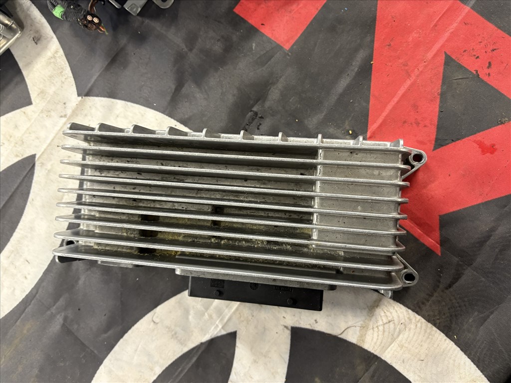 Audi Q7 (4L) erősítő  4l0910223k 1. kép