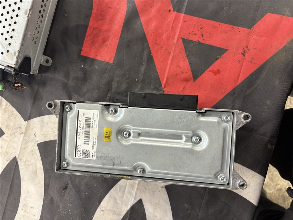 Audi Q7 (4L) erősítő  4l0910223k 2. kép