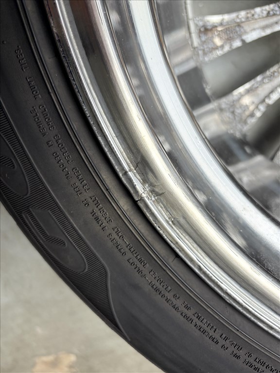  5x112 lyukosztású 17" DBV alufelni 2. kép