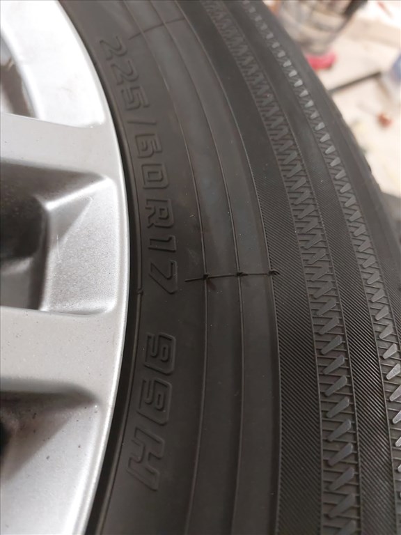  5x112 lyukosztású 17" újszerű Dezent alufelni, rajta 125/60 újszerű Yokohama téli gumi gumi  5. kép