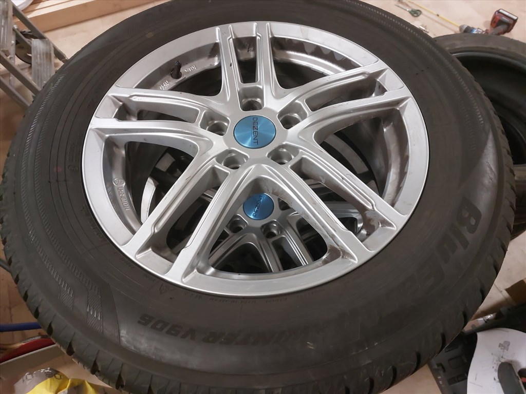  5x112 lyukosztású 17" újszerű Dezent alufelni, rajta 125/60 újszerű Yokohama téli gumi gumi  6. kép
