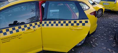 Ford Focus mk3 facelift kombi bal hátsó ajtó 
