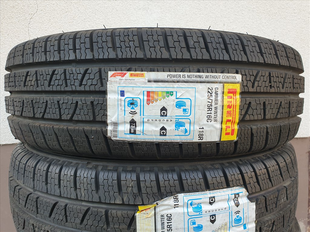  225/75 16C Pirelli Carrier Winter 2. kép