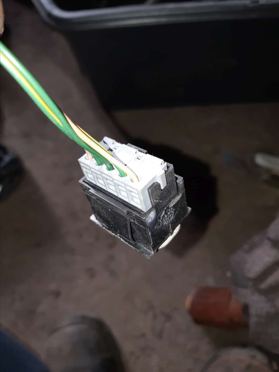 Peugeot Partner 02-08 Ablakemelõ Kapcsoló 2. kép