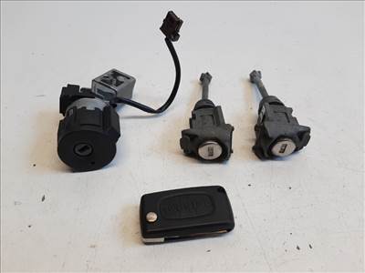 Citroen C4 grand picasso  zárgarnitúra motorvezérlő nélkül