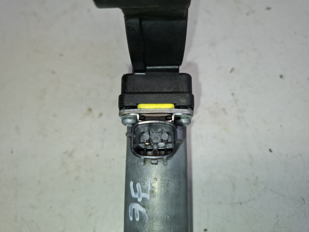 Dacia Sandero (B52) jobb elsõ ablakemelõ motor M13616C00 4. kép