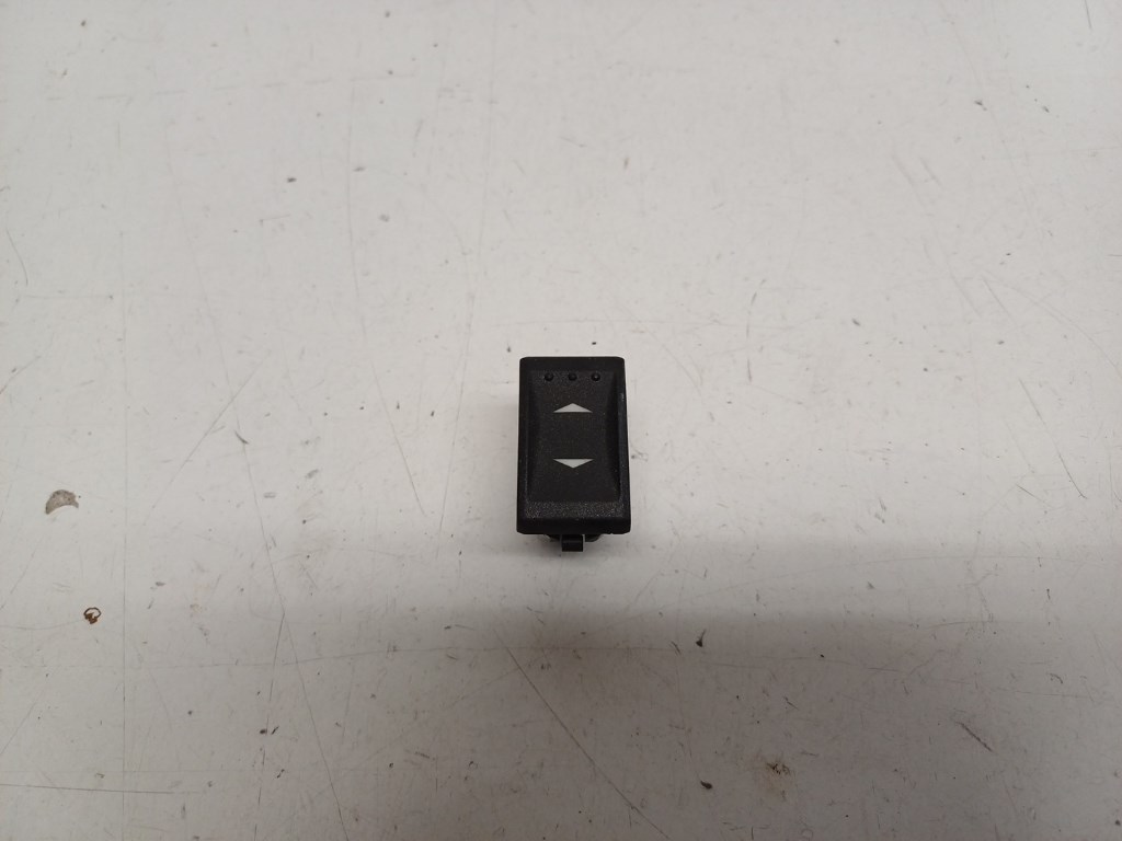 Ford Mondeo (MK3) jobb elsõ ablakemelõ kapcsoló 1S7T14529AB 1. kép