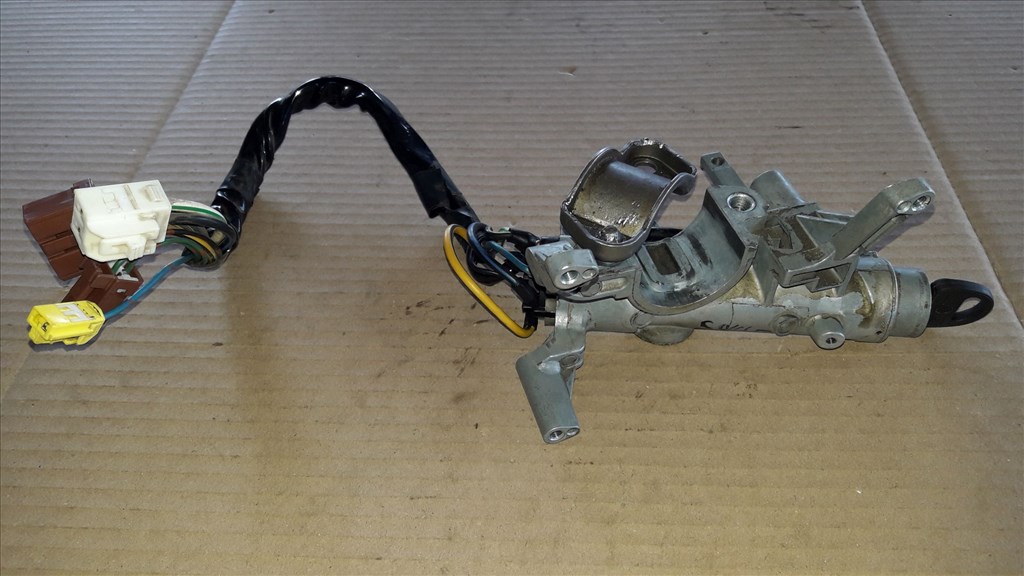 Suzuki Swift II 96-03 Gyújtáskapcsoló 1. kép