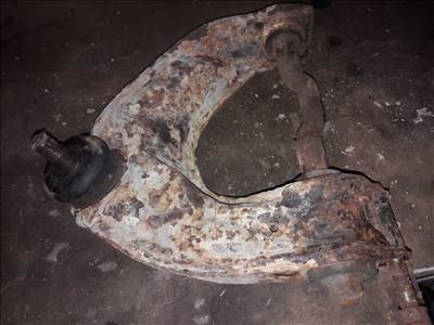 Mitsubishi L400 Jobb Első Lengőkar