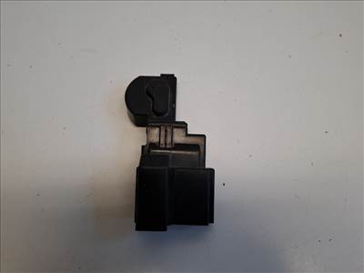 Mazda 2 (DE) akkumlátor saru fedél D65167KB1