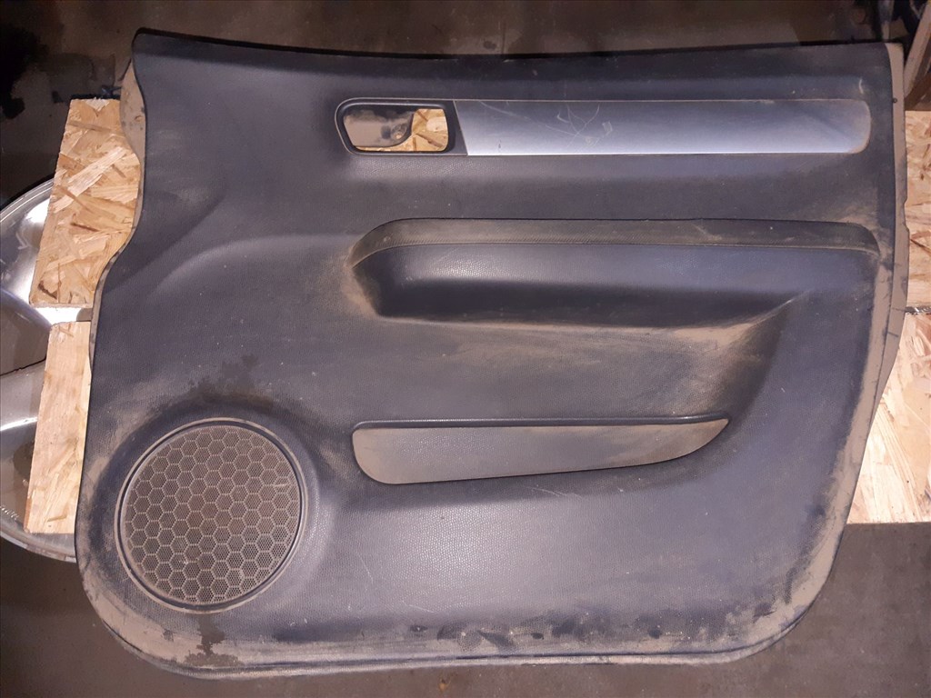 Suzuki Swift III 04-10 Jobb Elsõ Ajtókárpit 83713-63J0 1. kép