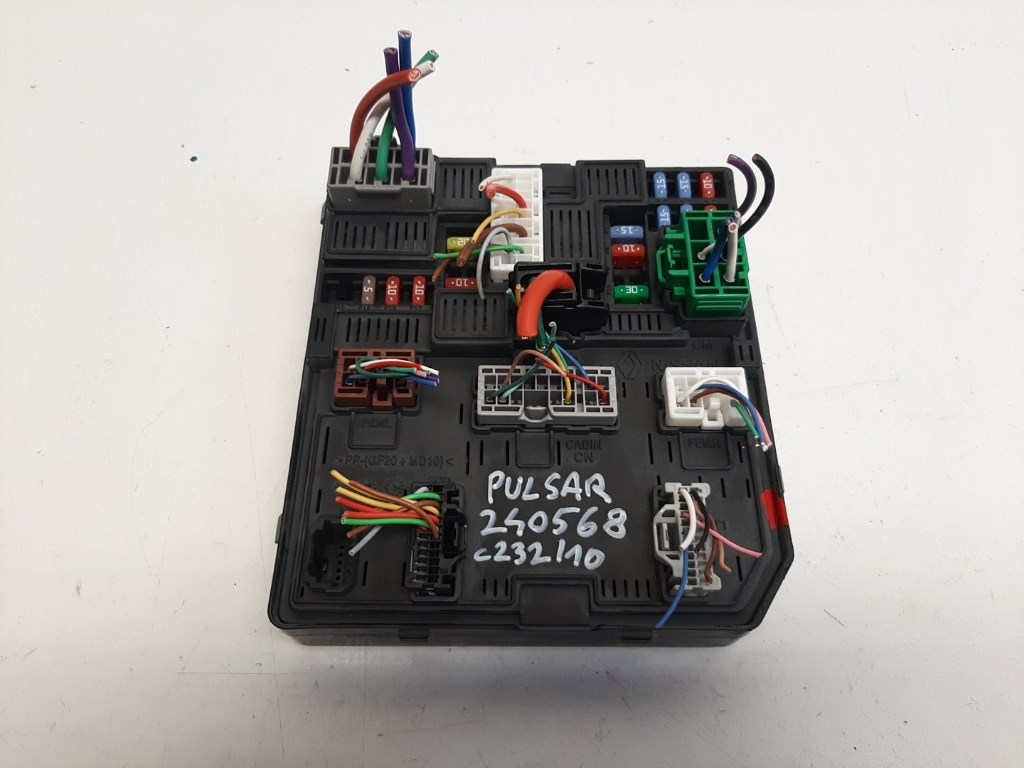 Nissan Pulsar (C13) biztosítéktábla motortér 284B73ZL0A 1. kép