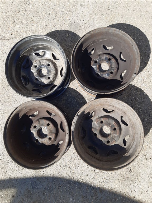 Suzuki Swift II 92-03 <p>Felni méret: 13"</p><p>Felni szélesség: 4.5</p><p>Furatszám: 4</p><p>Osztókör: 114.3</p><p>ET szám: ET45</p><p>Állapot: Normál</p><p>Érdeklõdéskor hivatkozzon erre: KIN-40149</p><p>Bármire van szüksége hívjon bizalommal!<br>Kizárólag munkaidõben hétfõtõl - péntekig 8-12 13-16 óráig!<br>Alkatrészek széles választékban!<br>Hivatalos Regisztrált Autobontó Kecel!<br>Vásároljon Megbízható Helyrõl Beszerelési Garanciával Profiktól!</p> 20000 5. kép