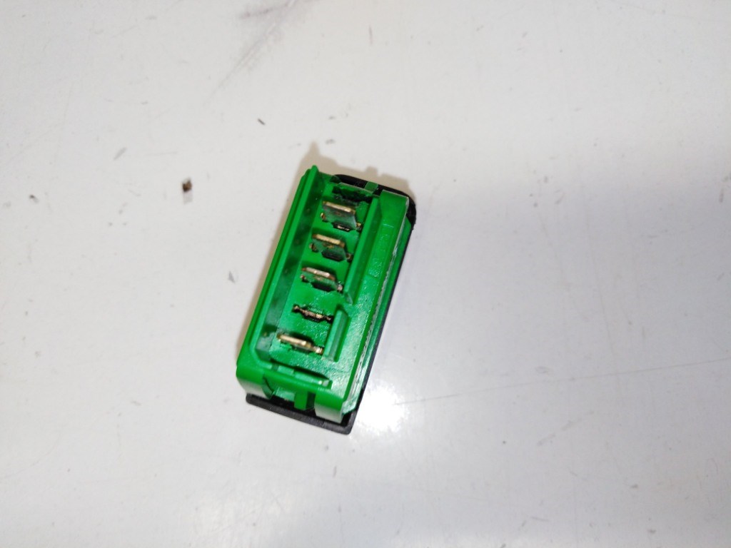 Toyota Aygo (AB10) jobb elsõ ablakemelõ kapcsoló 848100H010 2. kép