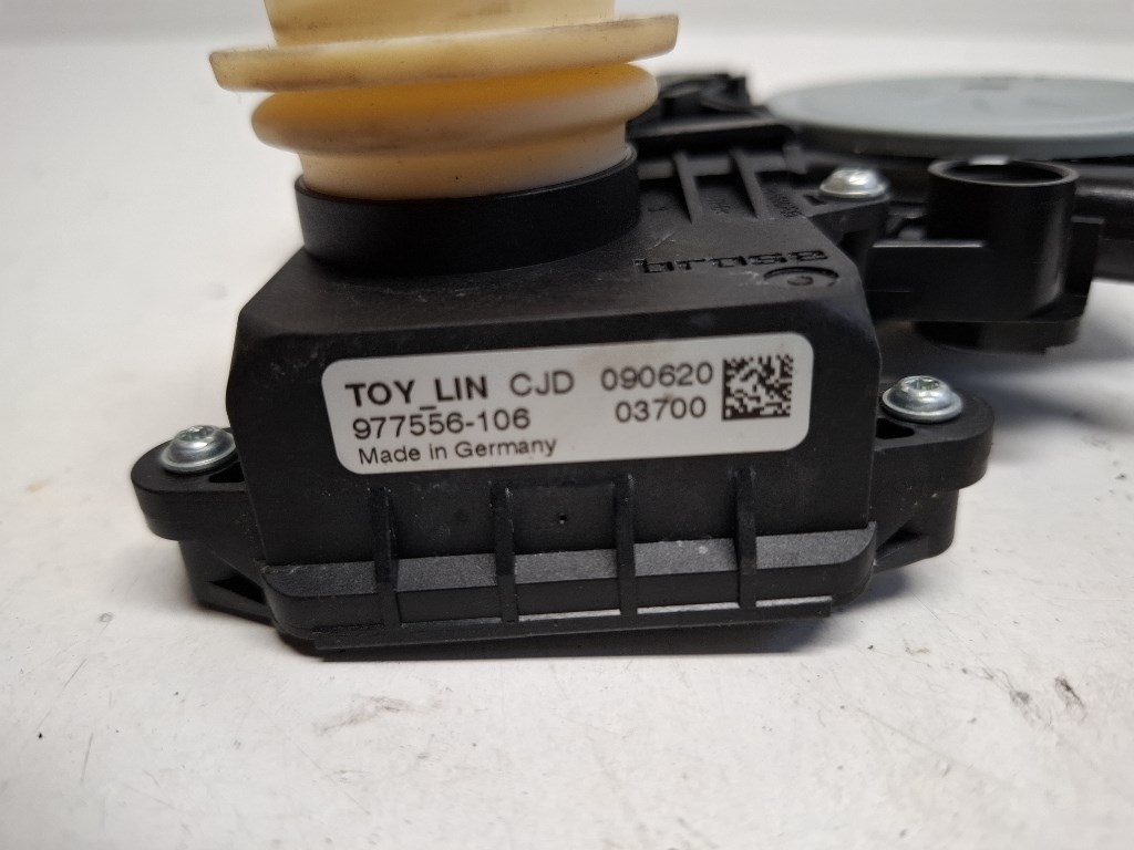 Toyota Verso bal hátsó ablakemelõ motor 857200F040 5. kép