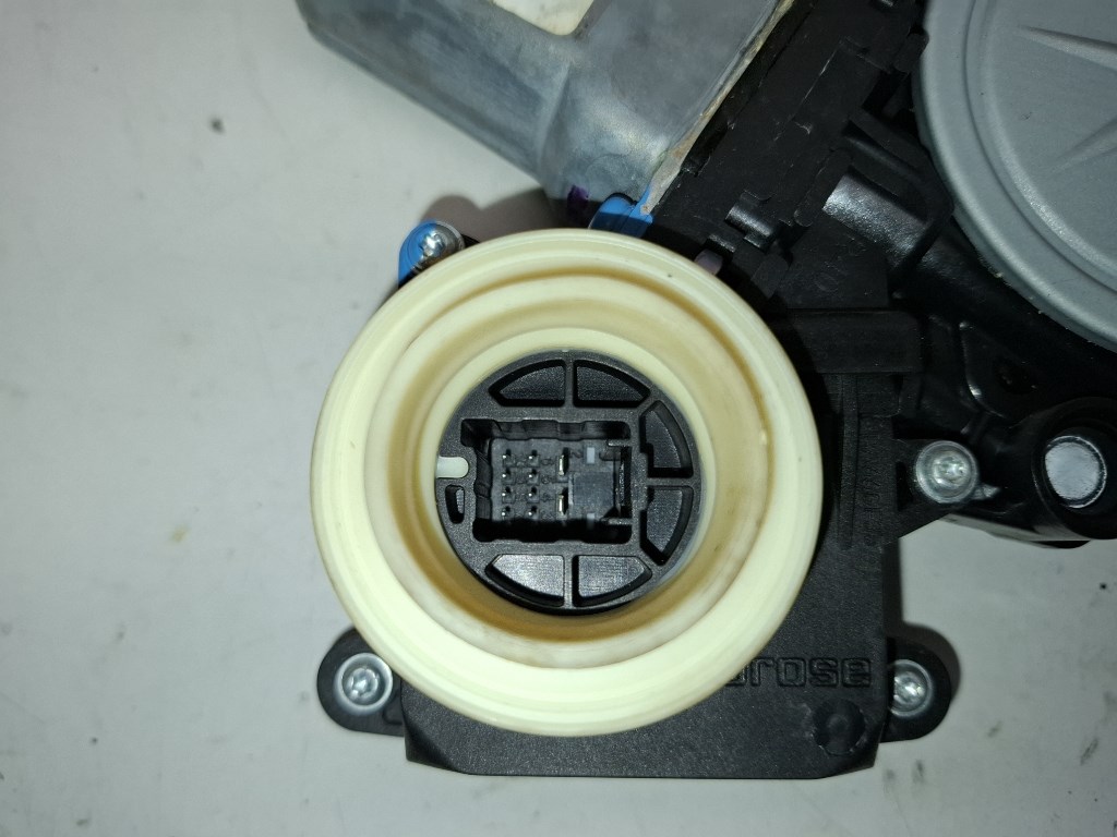 Toyota Verso bal hátsó ablakemelõ motor 857200F040 6. kép