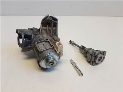 Toyota Yaris (XP130) zárgarnitúra motorvezérlő nélkül