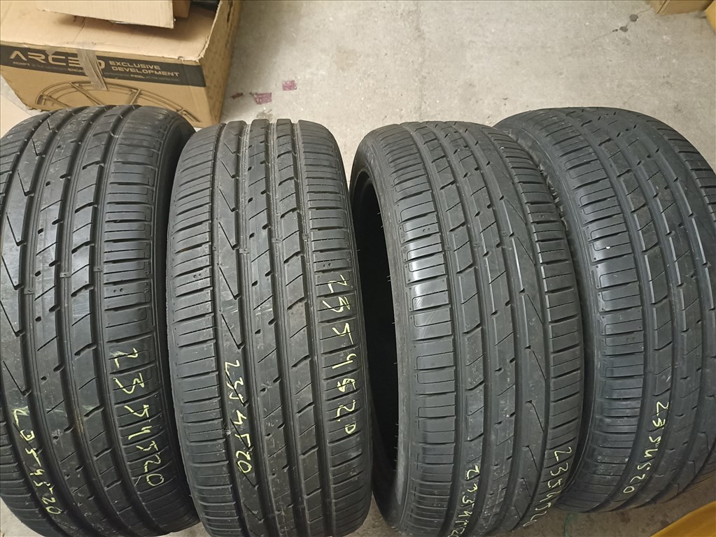  235/4520" újszerű Hankook nyári gumi gumi 1. kép