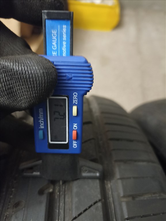  235/4520" újszerű Hankook nyári gumi gumi 3. kép