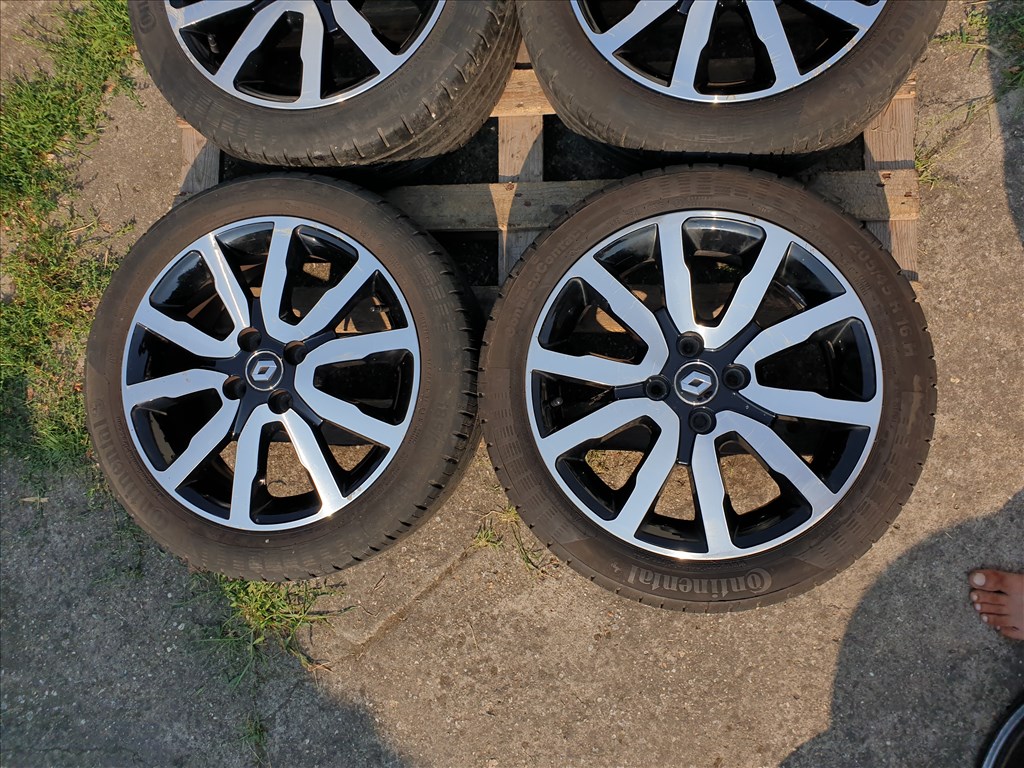 16" 4x100 Renault (2 széles) 2. kép