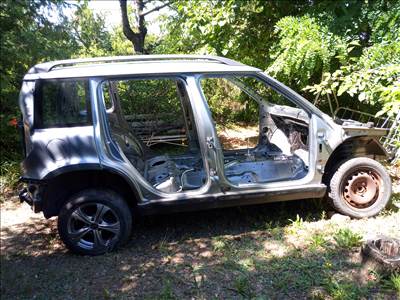 Skoda Yeti jobb hátsó negyed küszöb sárvédő