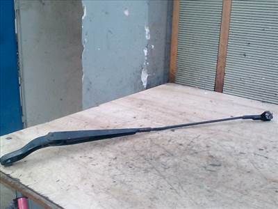 MAZDA 3 03.10-06.06 Ablaktörlő kar jobb első
