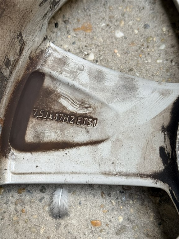 Gyári Audi 17” téli szett eladó – felni + gumi 7. kép