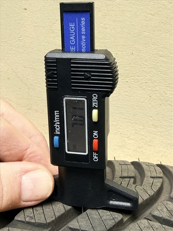 Gyári Audi 17” téli szett eladó – felni + gumi 13. kép