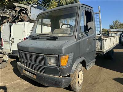 Mercedes T1 410D -6029- bontott alkatrészei