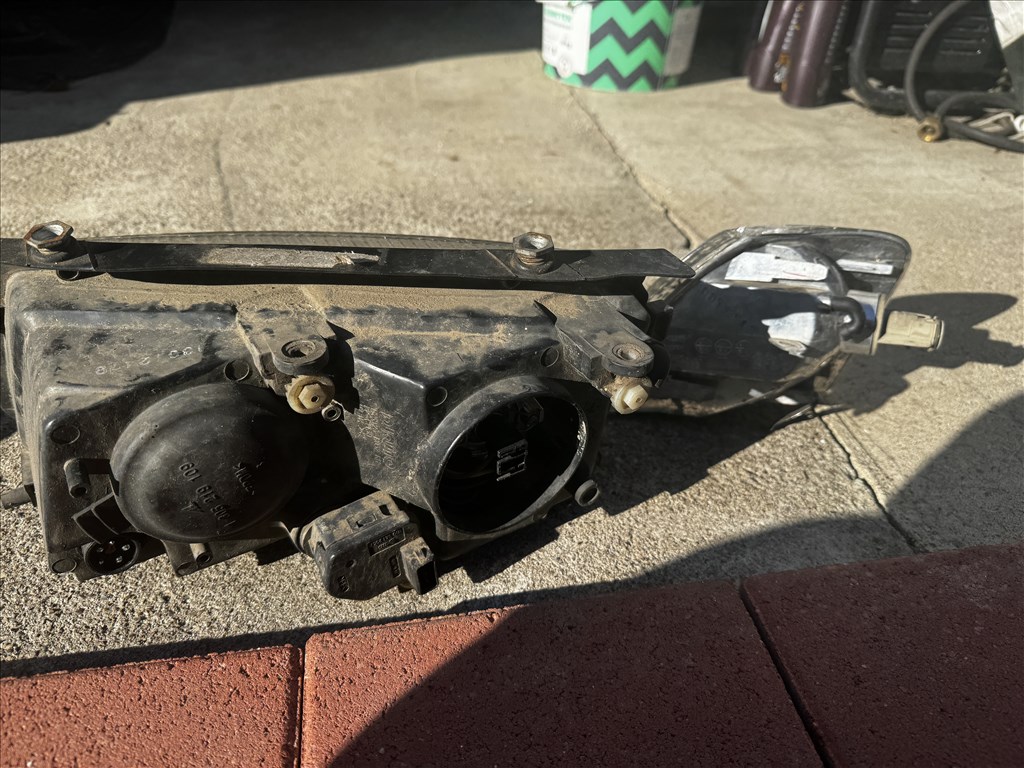 Volkswagen Passat B5 1.6 fényszóró  5. kép