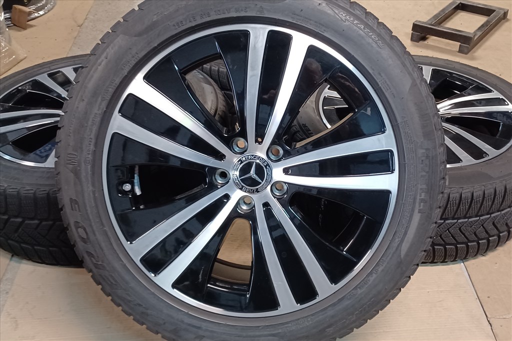 Mercedes W295 Eqe 5x112 8,5x19 255/45 R19 téli gumikkal 4db 1. kép