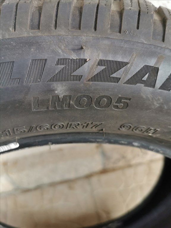  Toyota 17" 215/60 újszerű Bridgestone Blizzak téligumi 1db 3. kép