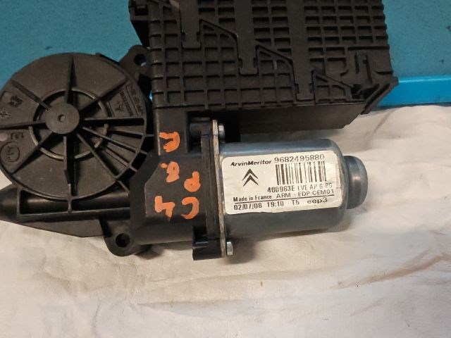 Citroën C4 Picasso I CITROËN C4 PICASSO Jobb első Ablakemelő Motor 9682495880 3. kép