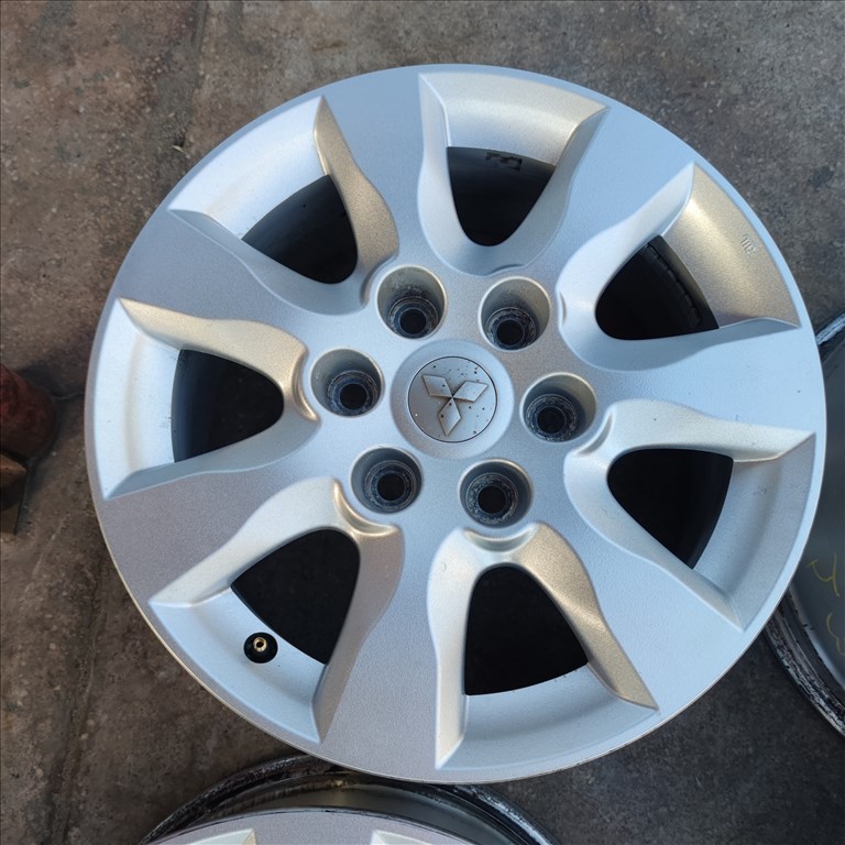 6x139,7 17 Gyári Mitsubishi alufelni 125000ft a 4db/160/ 1. kép