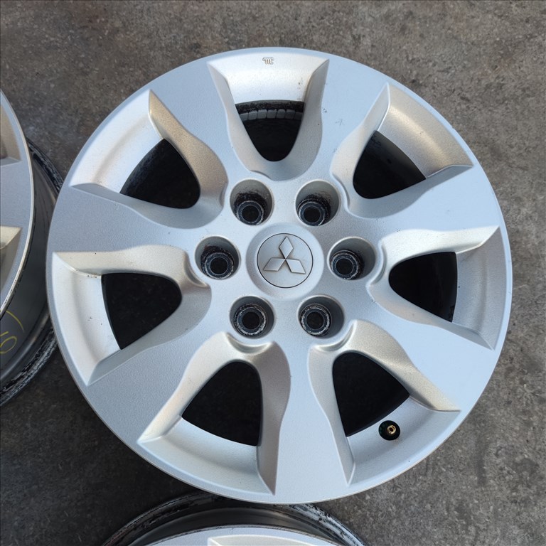 6x139,7 17 Gyári Mitsubishi alufelni 125000ft a 4db/160/ 2. kép