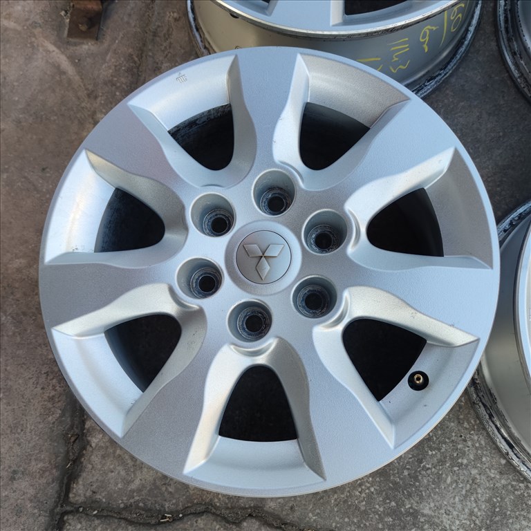 6x139,7 17 Gyári Mitsubishi alufelni 125000ft a 4db/160/ 4. kép