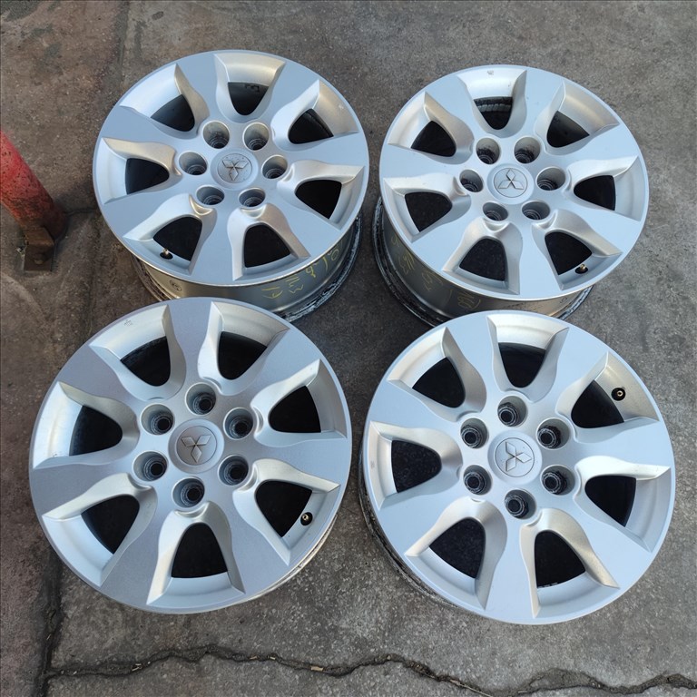 6x139,7 17 Gyári Mitsubishi alufelni 125000ft a 4db/160/ 5. kép