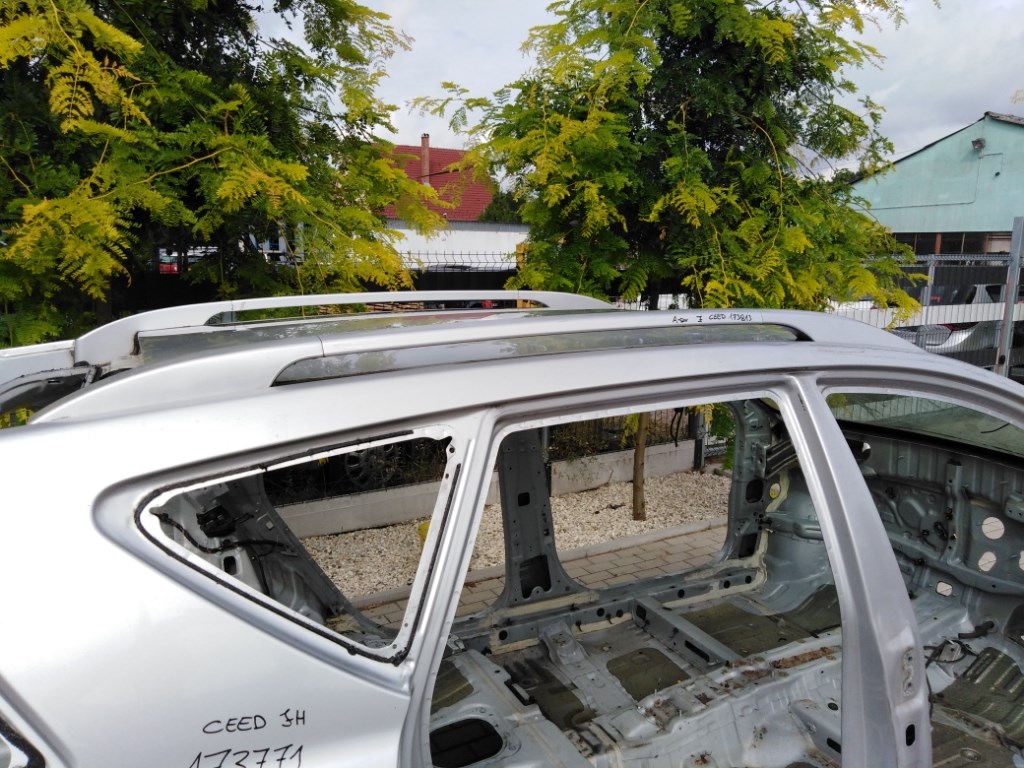 Kia Ceed kombi jobb tetõcsomagtartó 2. kép