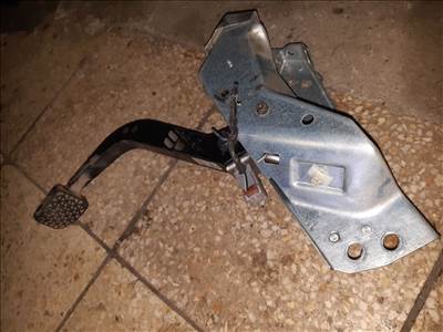 Opel Zafira B Kuplung Pedál