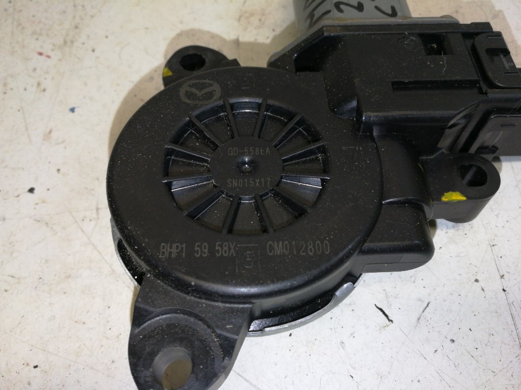Mazda 3 (BM) bal hátsó ablakemelõ motor 3. kép