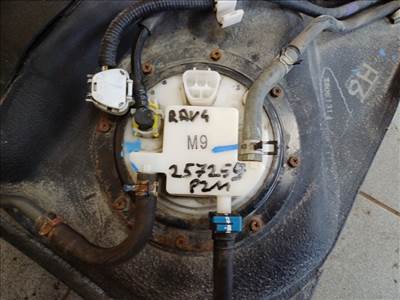 Toyota Rav 4 (XA40) üzemanyagszivattyú