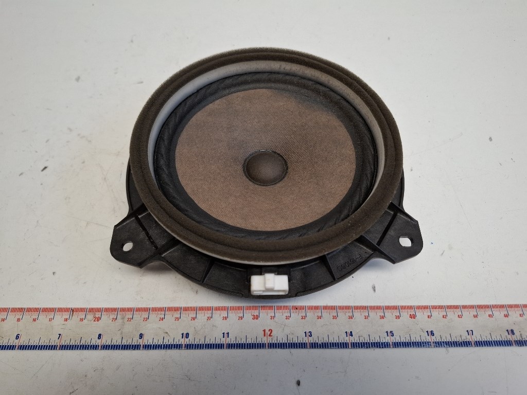 Toyota Verso bal hátsó hangszóró 861600D180 1. kép