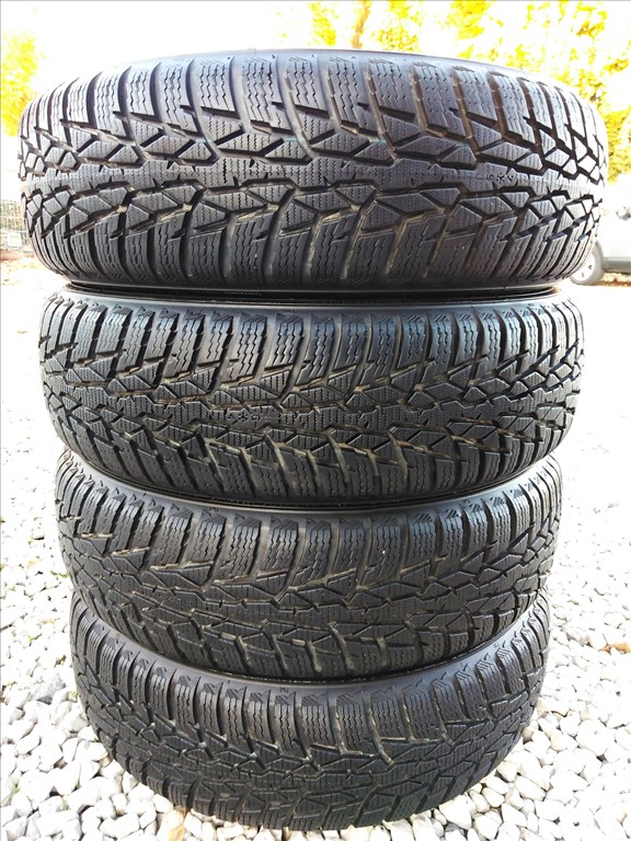 Eladó 155/70 R13" újszerű Nokian téli gumi garnitúra 2. kép