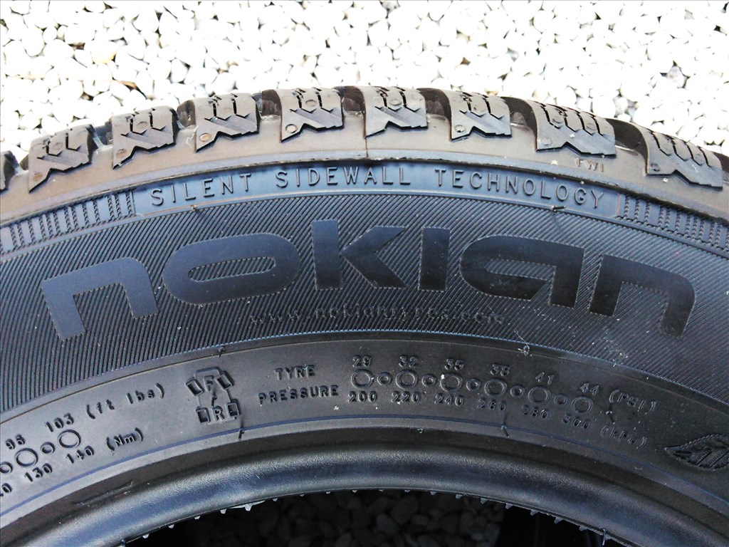 Eladó 155/70 R13" újszerű Nokian téli gumi garnitúra 4. kép